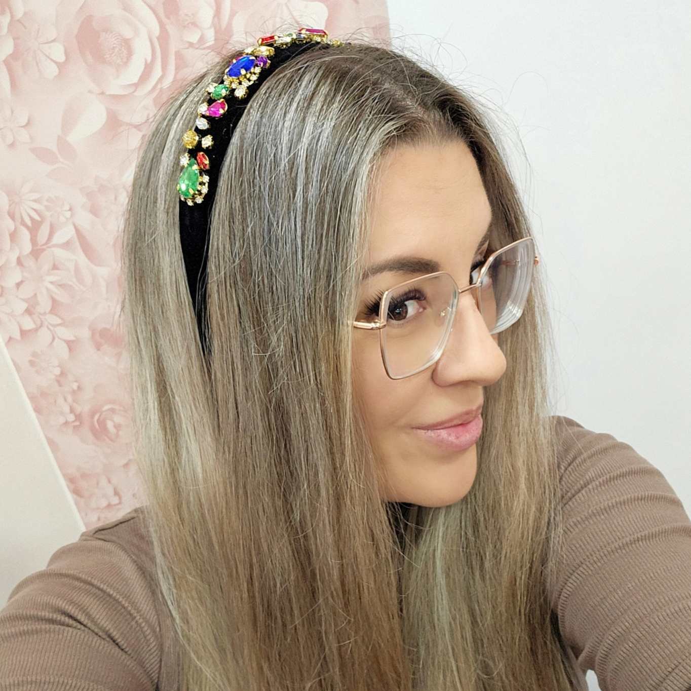 Čelenka do vlasů MORISA zdobená barevnými kameny6